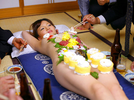 naked sushi female body eat