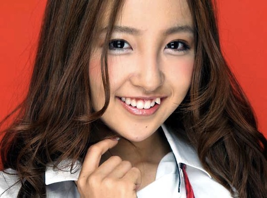 tomomi itano akb48 japan snaggletooth yaeba teeth fetish 八重歯