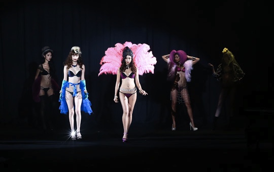 ravijour japanese lingerie brand sexy hot fashion show roppongi tokyo