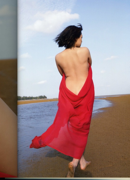 Ai Shinozaki Strips Down To Reveal Amazing Curves In New Photo Book Kessho Tokyo Kinky Sex