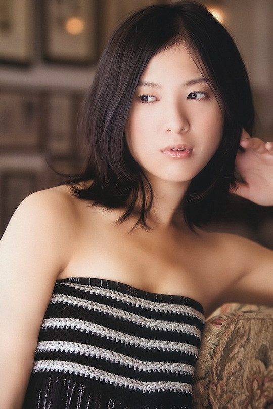 yuriko yoshitaka japanese actress cute hot sex scene snakes and earrings naked nude