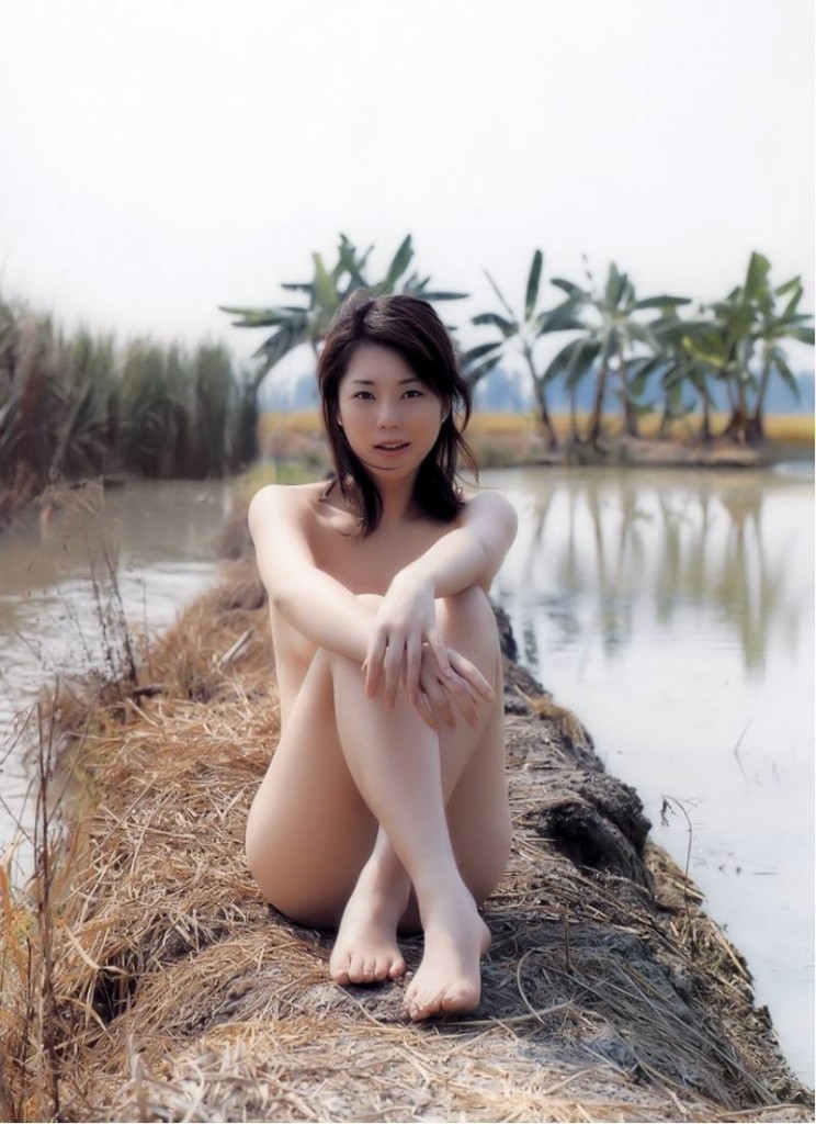 miho yoshioka japanese idol model hot 吉岡美穂