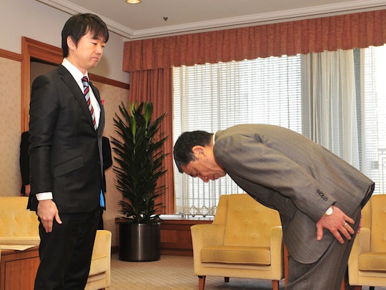 toru hashimoto mayor adultery affair hostess