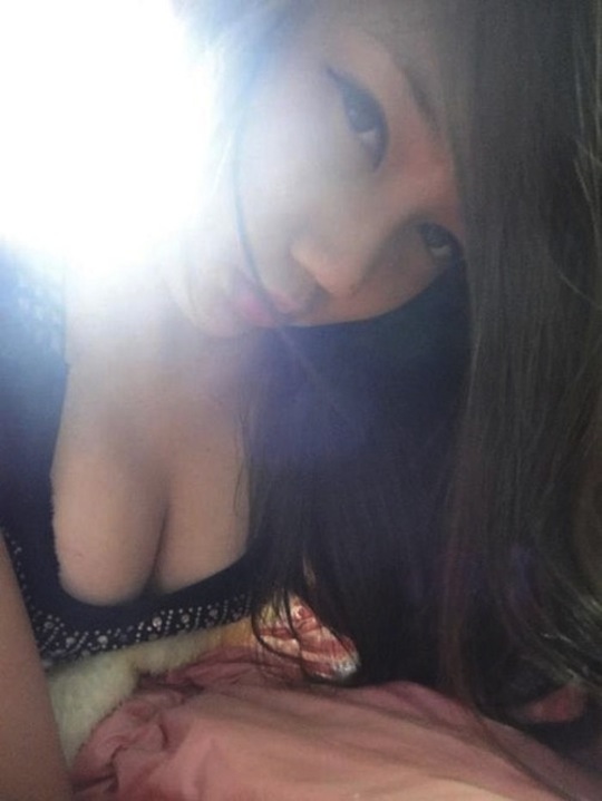 taiwan teenager girl sexy breasts cleavage