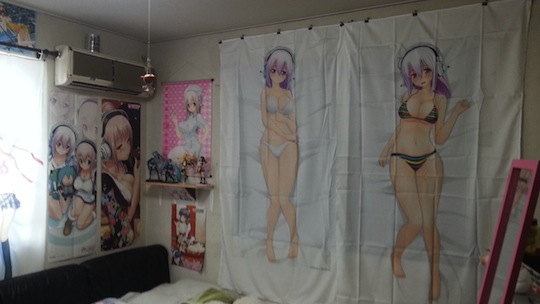 japan otaku hug pillow bedroom geek