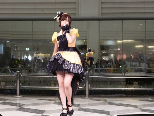 erena ono first album release handshaking event meet fan hug kiss cheki photo