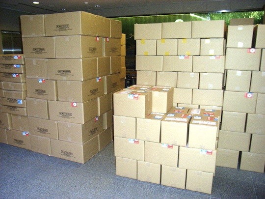 juri takahashi fan akb48 buy bulk cd boxes $300,000 31 million yen election votes