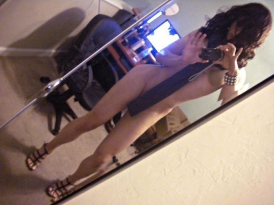 japanese girl nude selfie photo hot body amateur naked