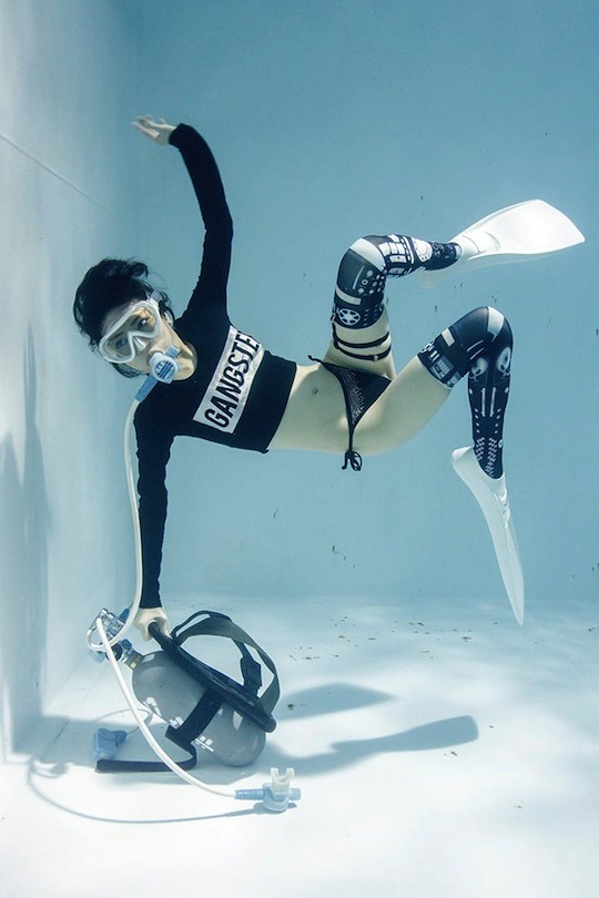 suichu niso underwater plus knee high socks cosplay diving fetish photography manabu koga japanese girls manami yamaguchi