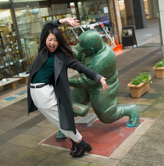 ketubatgirl tumblr ketsu bat girl baseball bat furumachi niigata city yamada taro statue hit butt ass
