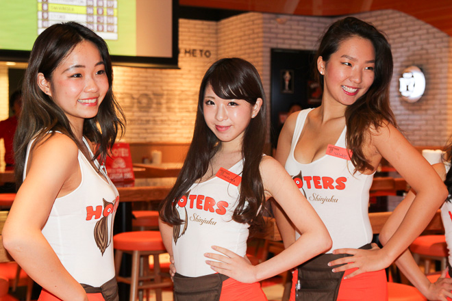 hooters shinjuku girl waitress hot sexy