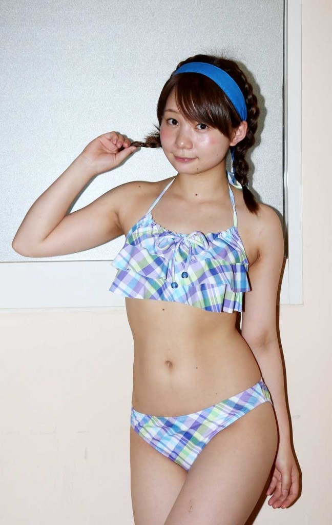 mana manatei hinnyu japanese gravure idol flat chested manaita tiny breasts