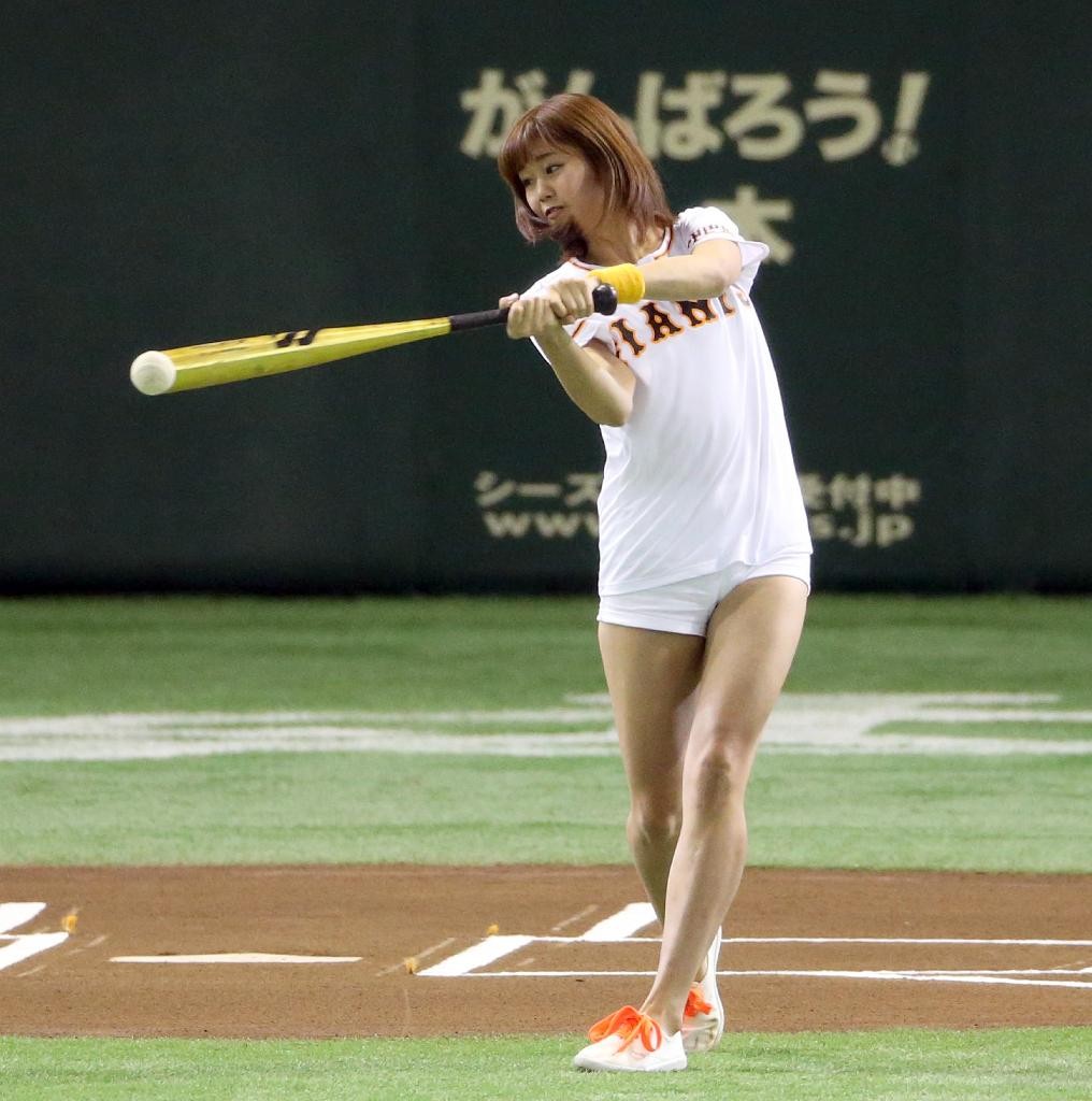 ami inamura baseball swing hot model idol japanese