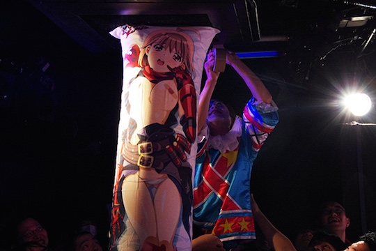 dakimakura kisai hug body pillow otaku milktub concert gig rock music japan tokyo