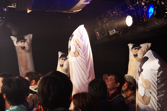 dakimakura kisai hug body pillow otaku milktub concert gig rock music japan tokyo