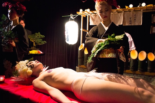 tokyo nyotaimori naked sushi party try experience