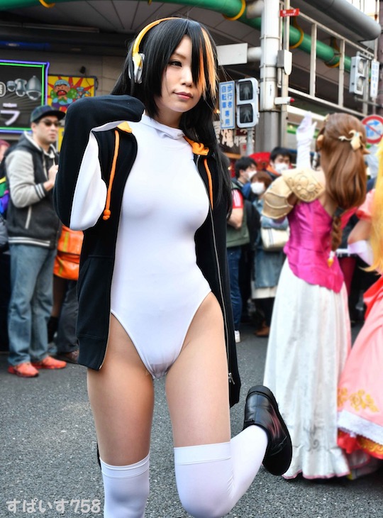 akira itsuki sexy cosplayer japan denden town nipponbashi osaka