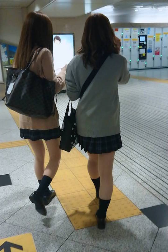 shinjuku station panchira upskirting japan schoolgirls women panties photos tokyo