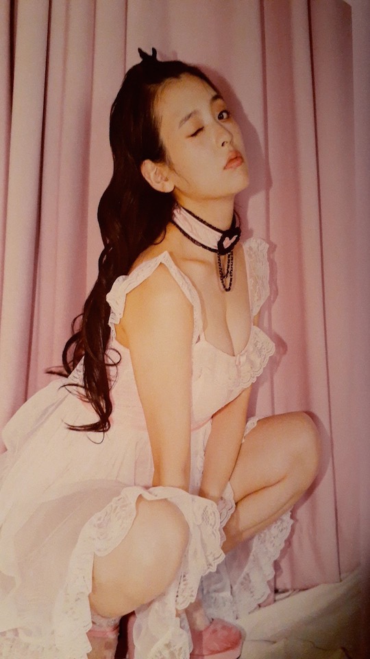 sumire uesaka japanese idol sexy bust photo breasts