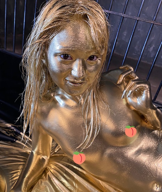 Porn star Mitsuki Nagisa paints entire body in gold leaf, dripping paint to  seduce the world â€“ Tokyo Kinky Sex, Erotic and Adult Japan