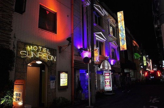 love hotel japan tokyo coronavirus covid19