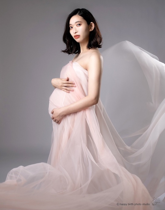 yuka kuramochi maternity photograph pregnant body nude sexy beautiful curves japanese idol model gravure gradol