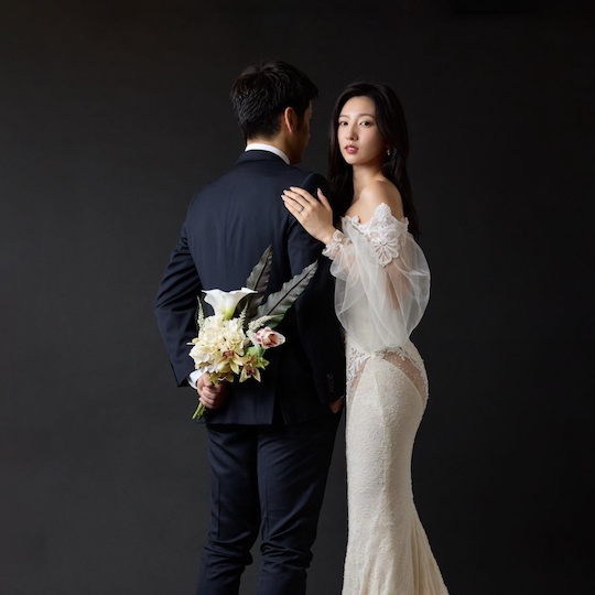 serina fukui married wedding dress sexy gravure idol pharmacist keio university