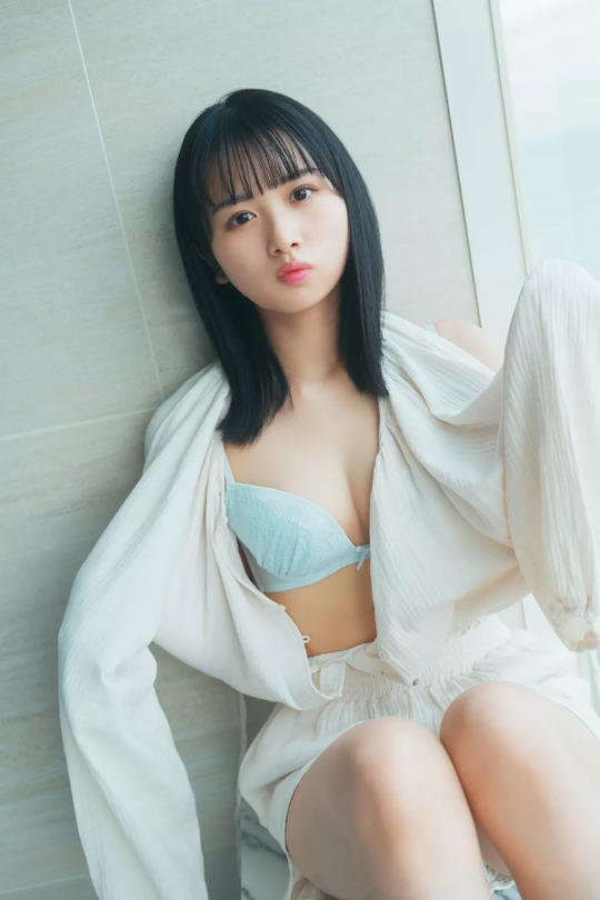Hinano Kamimura Hinatazaka46 debut photo book sono mama de