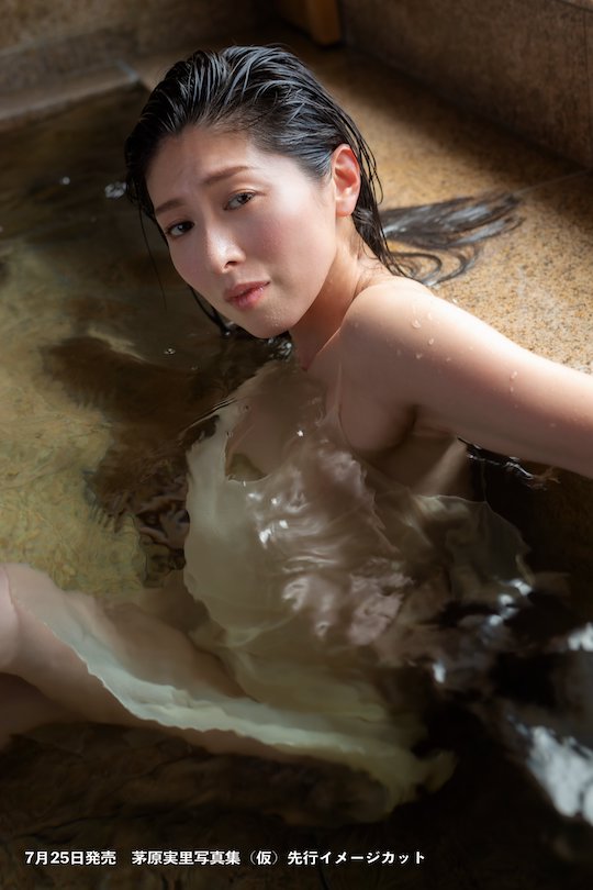 minori chihara mature sexy older photo shoot milf jukujo japanese voice actress seiyu hot body photobook gravure