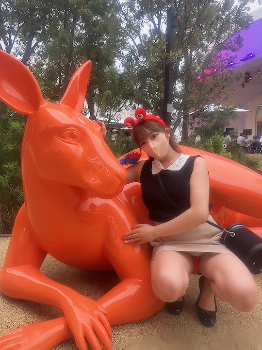 osaka kansai expo 2025 ol cosplayer erotic panchira flashing panties