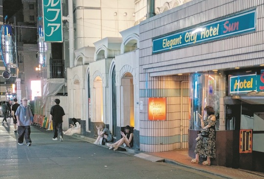 tokyo kabukicho okubo park tachinbo prostitutes streetwalkers