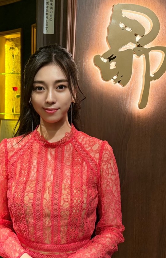 rie saito deaf hostess politician japan single mom