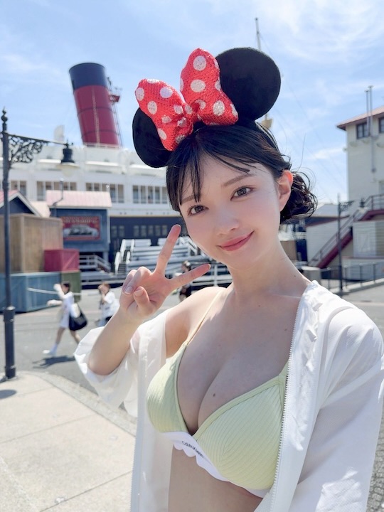 uta miyoshi disneyland bust breasts cleavage revealing clothing scandal selfie influencer tokyo