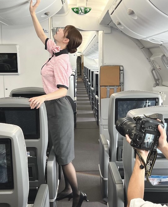 risa-yukihira ana flight cabin attendant cosplay photo shoot