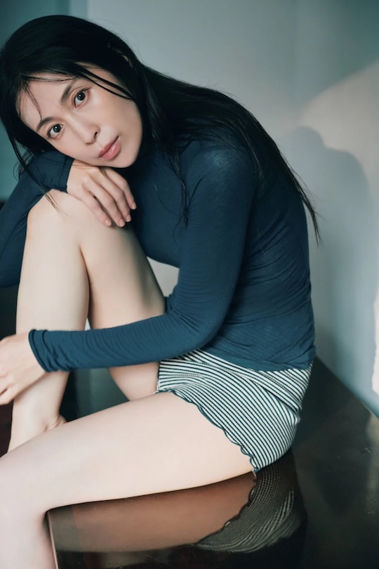 akiko hinagata sexy japanese actress older mature milf jukujo mother hot body gravure comeback photo pic