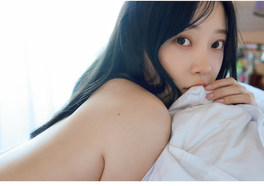 miona-hori-nogizaka46 photobook nude sexy past pic hot body japanese music idol crimson lingering shinku no yoin