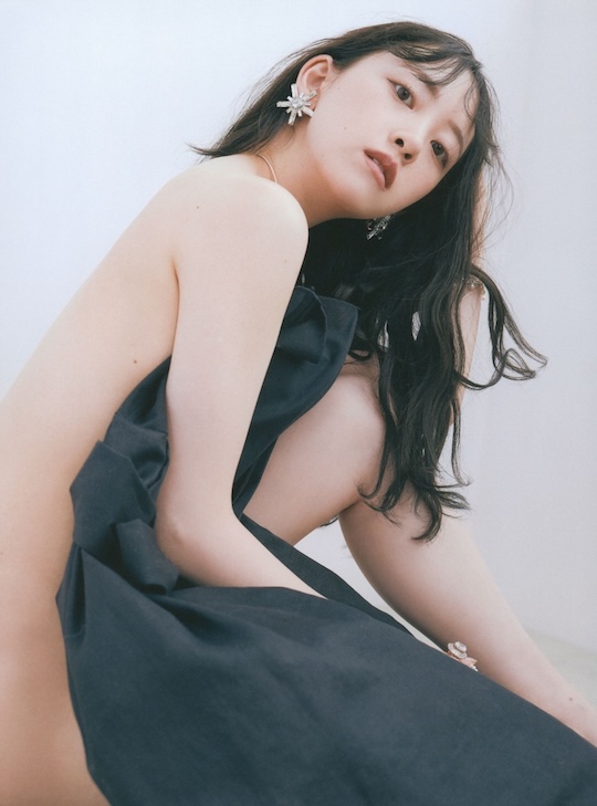 miona-hori-nogizaka46 photobook nude sexy past pic hot body japanese music idol